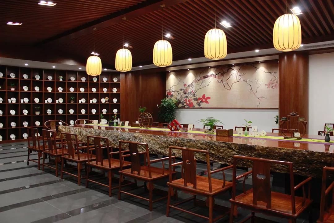 中吉號(hào)老班章東莞?jìng)}儲(chǔ)