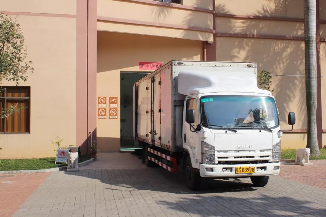 中吉號(hào)老班章東莞?jìng)}儲(chǔ)