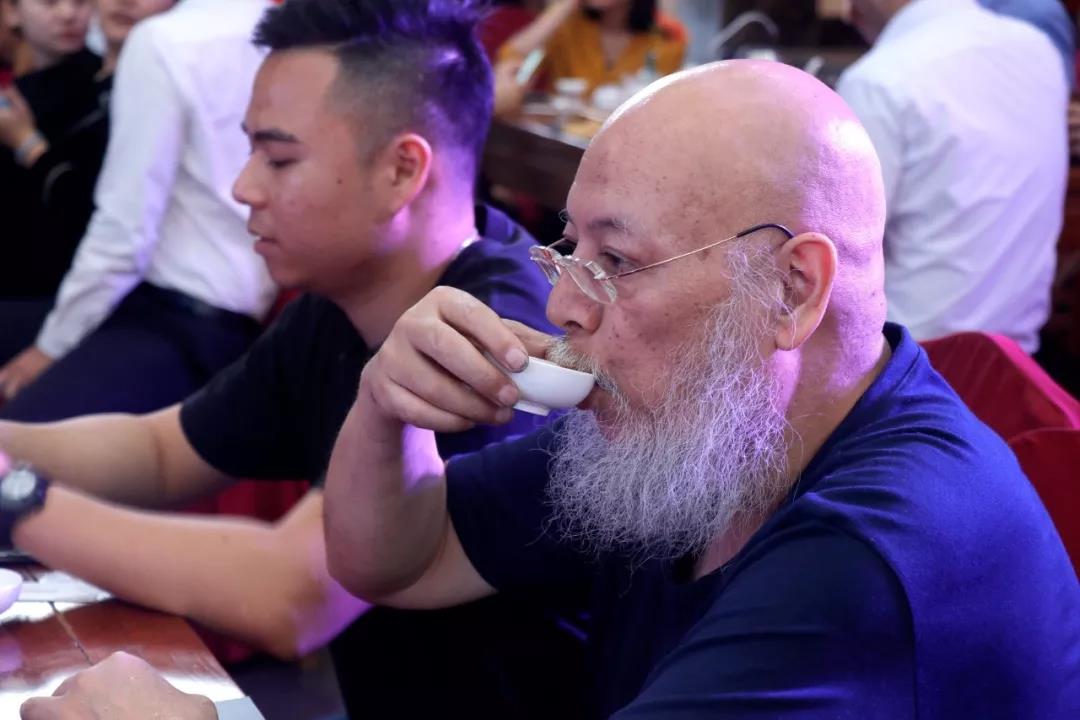 中吉號(hào)老班章東莞?jìng)}儲(chǔ)